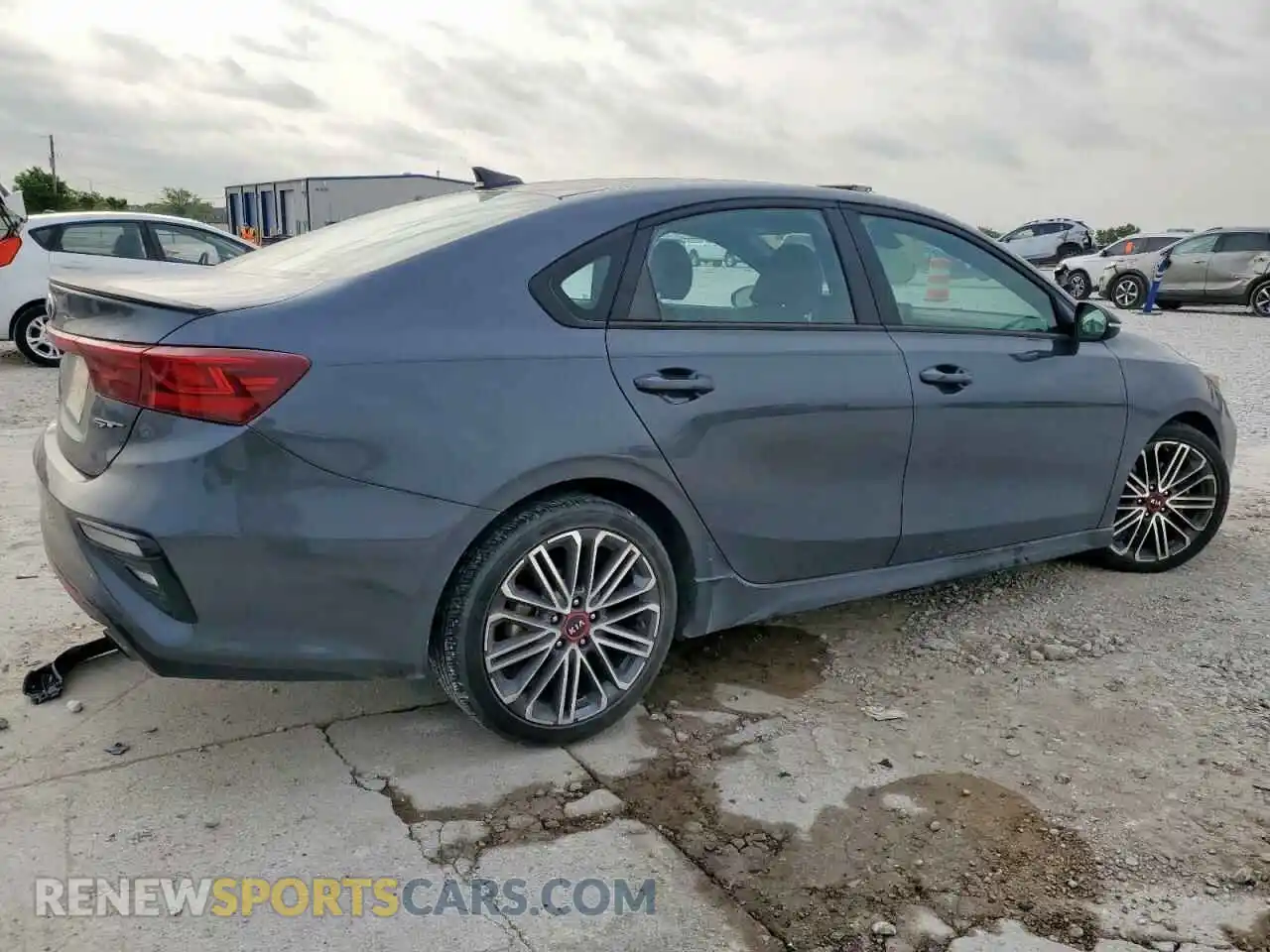 3 Photograph of a damaged car 3KPF44AC2LE223764 KIA FORTE 2020