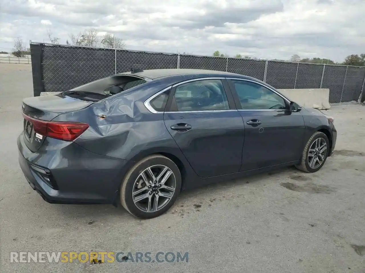 3 Photograph of a damaged car 3KPF54AD1LE210560 KIA FORTE 2020
