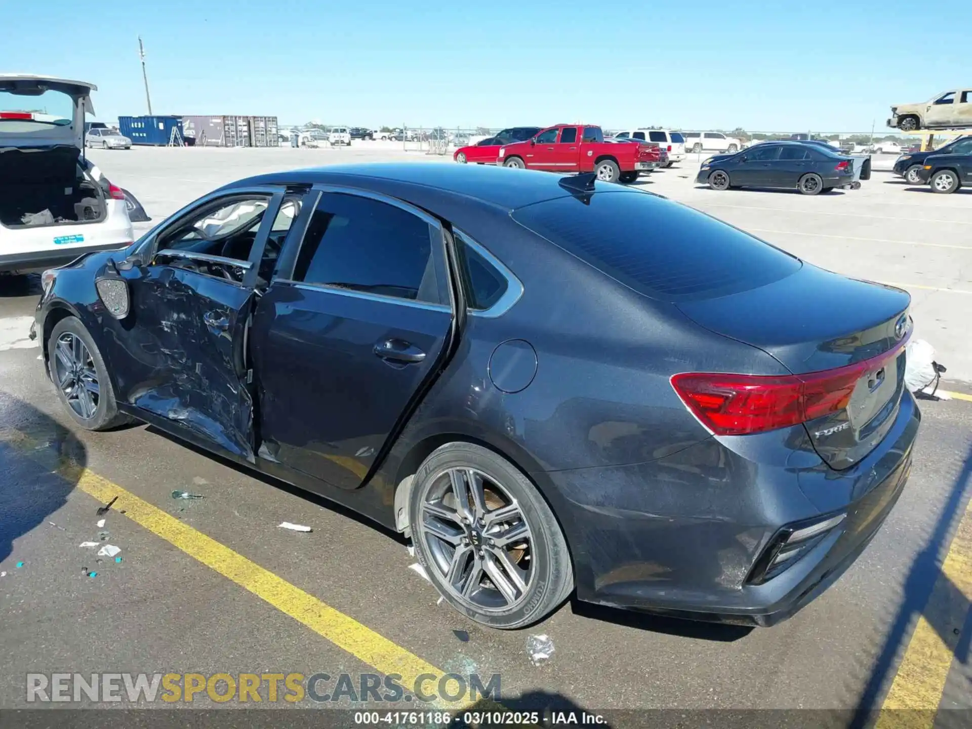 3 Photograph of a damaged car 3KPF54AD2LE152474 KIA FORTE 2020