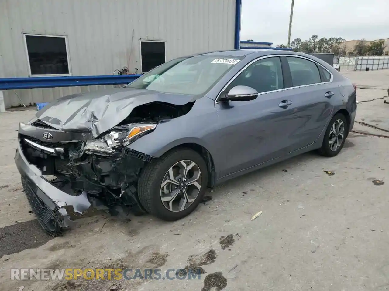 1 Photograph of a damaged car 3KPF54AD2LE160882 KIA FORTE 2020