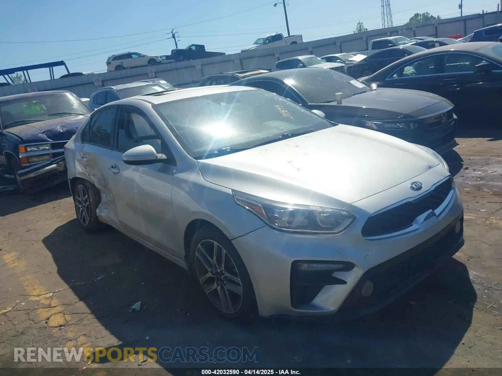 1 Photograph of a damaged car 3KPF54AD2LE209899 KIA FORTE 2020
