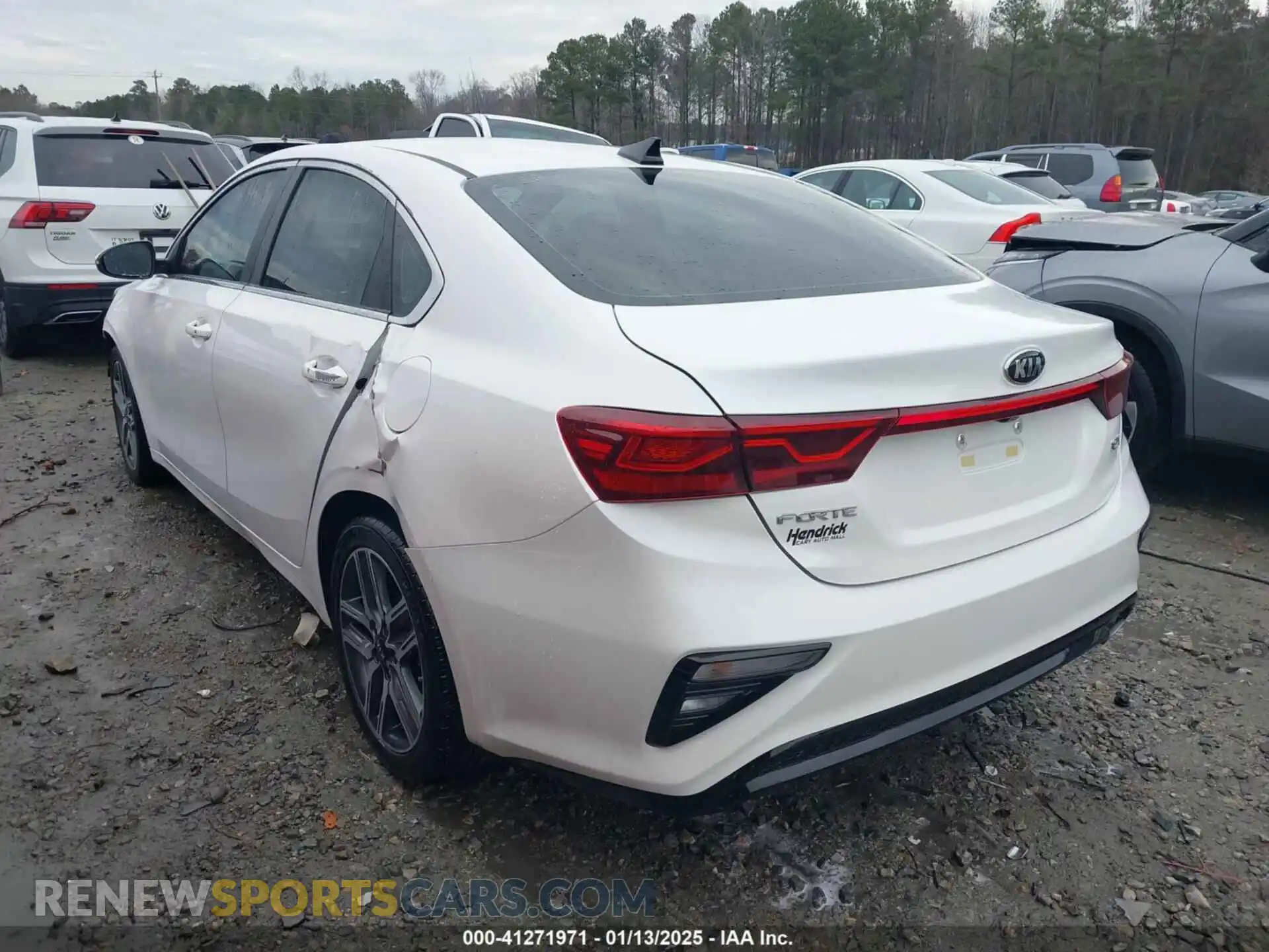 3 Photograph of a damaged car 3KPF54AD3LE247142 KIA FORTE 2020