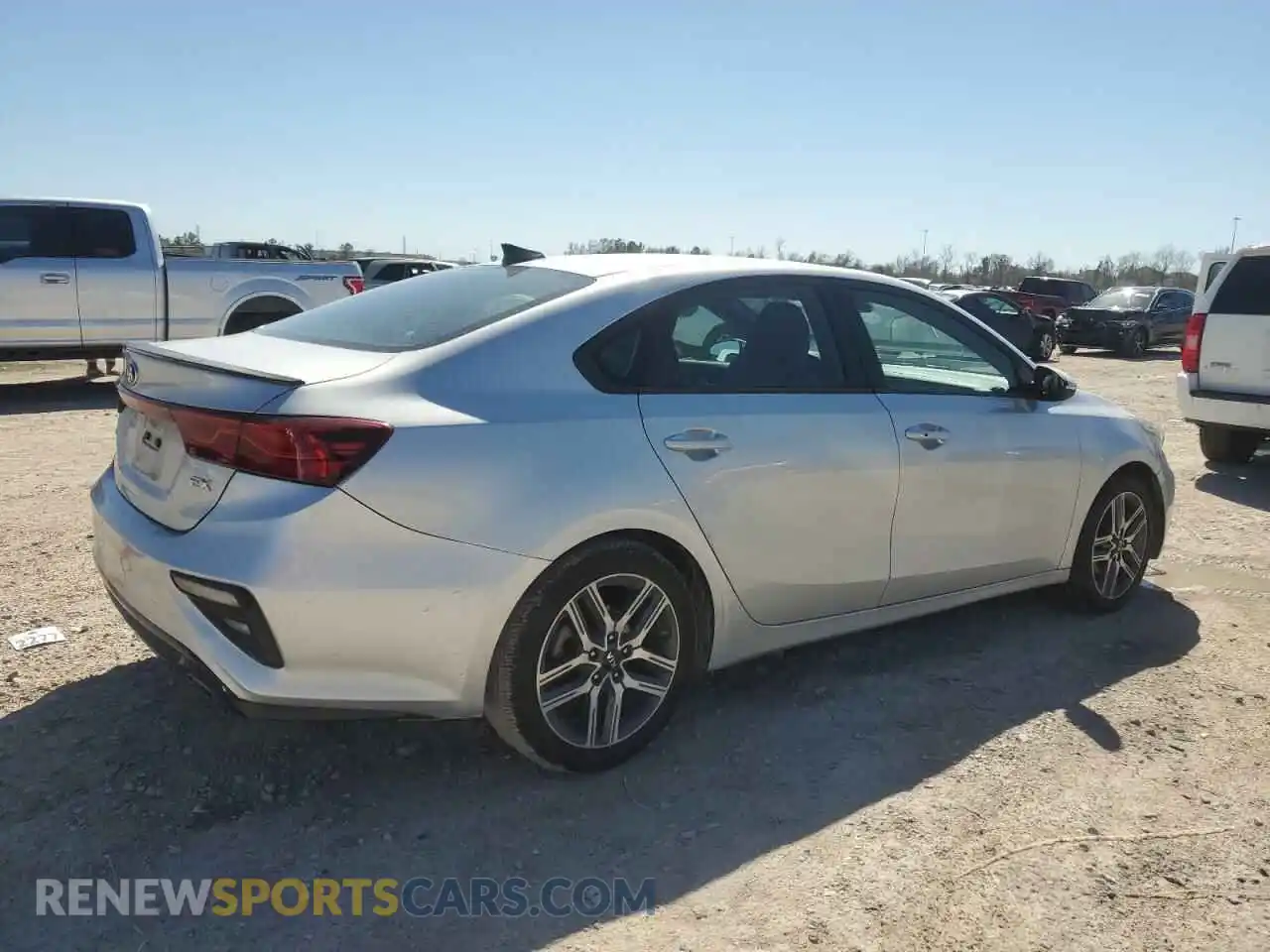 3 Photograph of a damaged car 3KPF54AD4LE209807 KIA FORTE 2020