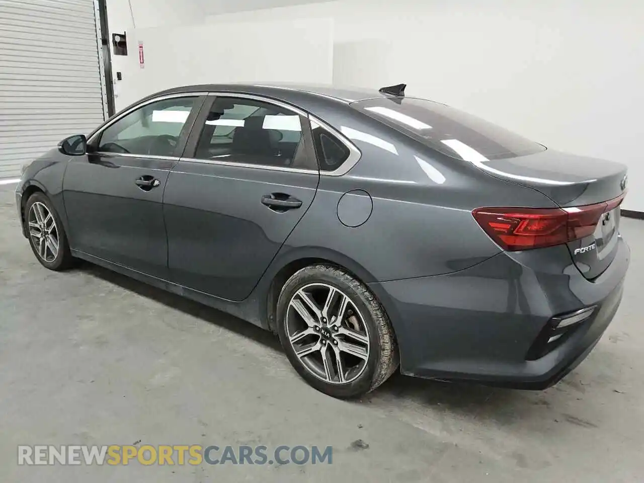 2 fotografías del automóvil dañado 3KPF54AD5LE191236 KIA FORTE 2020