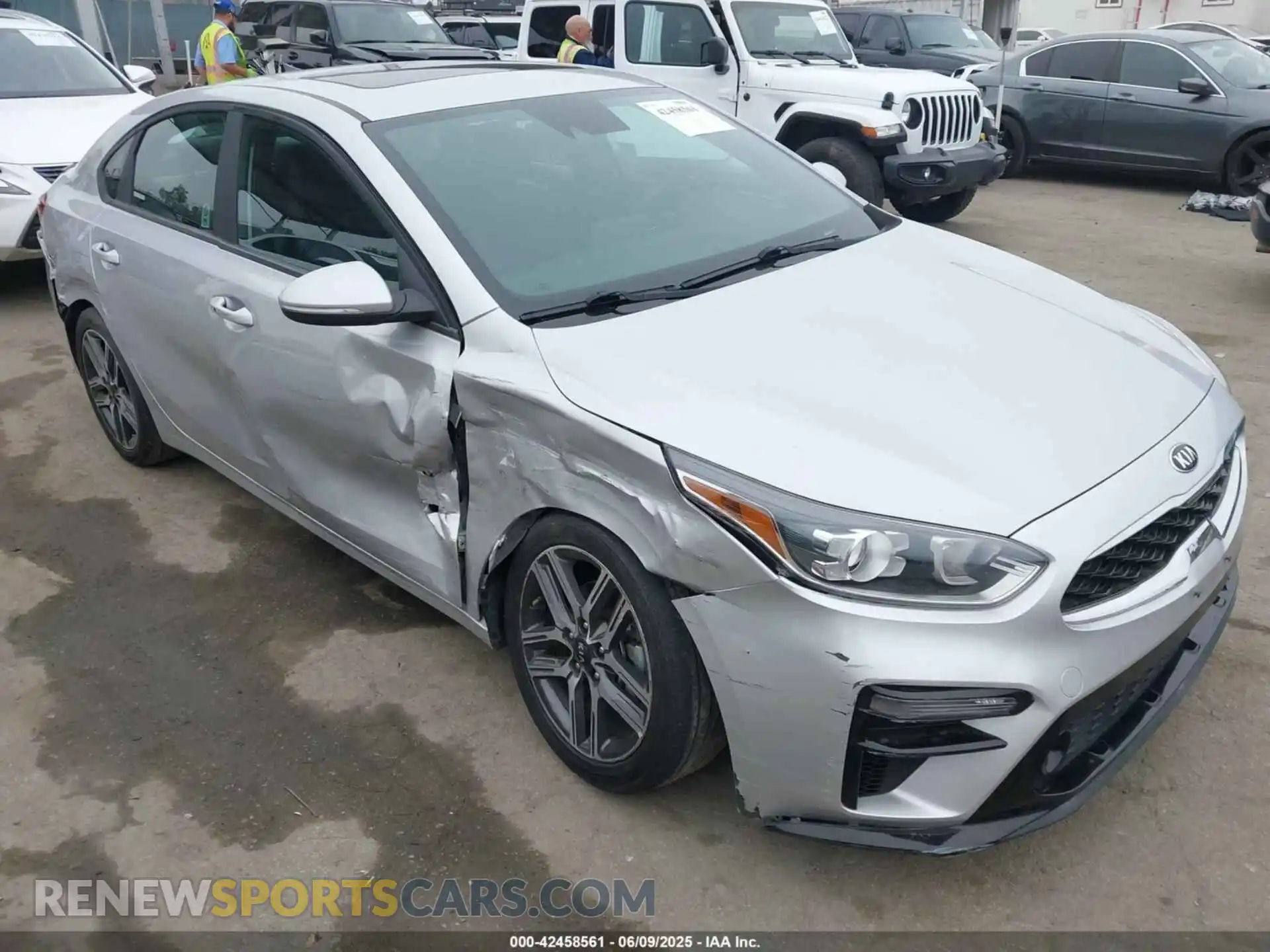 1 Photograph of a damaged car 3KPF54AD5LE212621 KIA FORTE 2020
