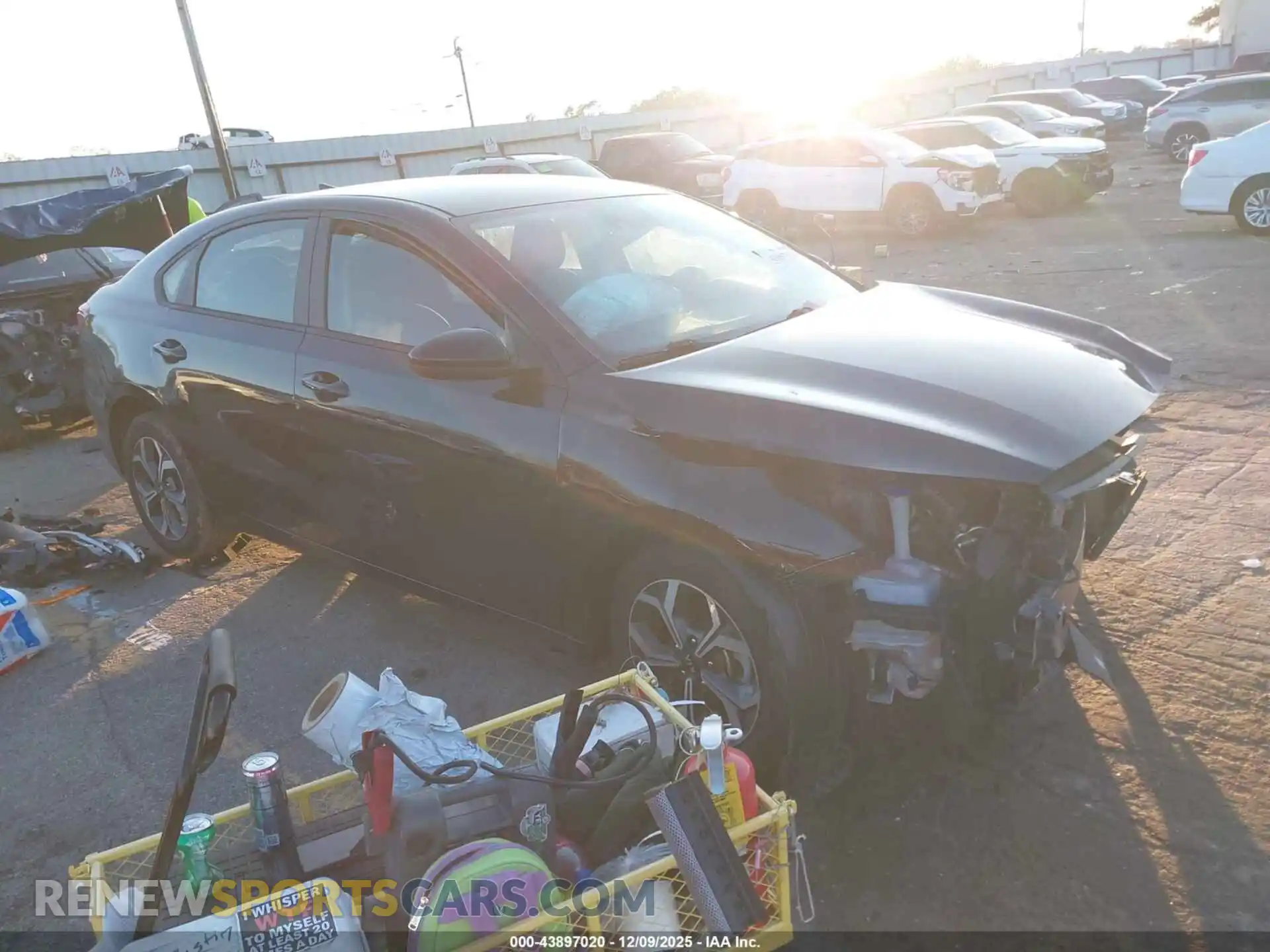1 Photograph of a damaged car 3KPF24AD0ME305718 KIA FORTE 2021
