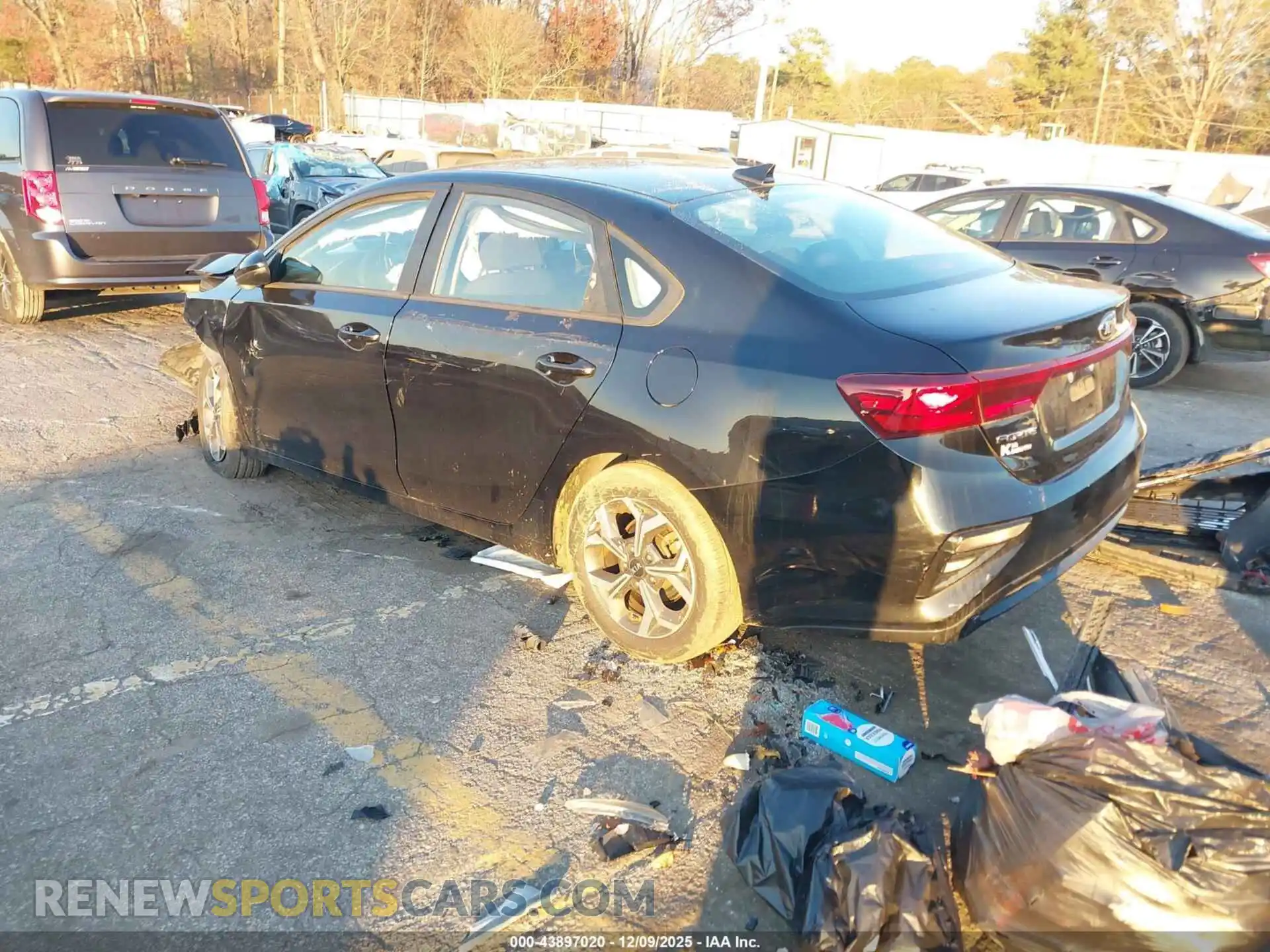 3 Photograph of a damaged car 3KPF24AD0ME305718 KIA FORTE 2021