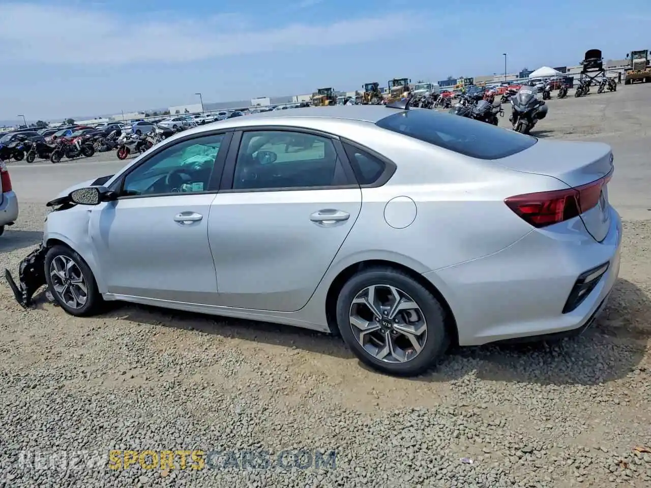 2 fotografías del automóvil dañado 3KPF24AD0ME310594 KIA FORTE 2021