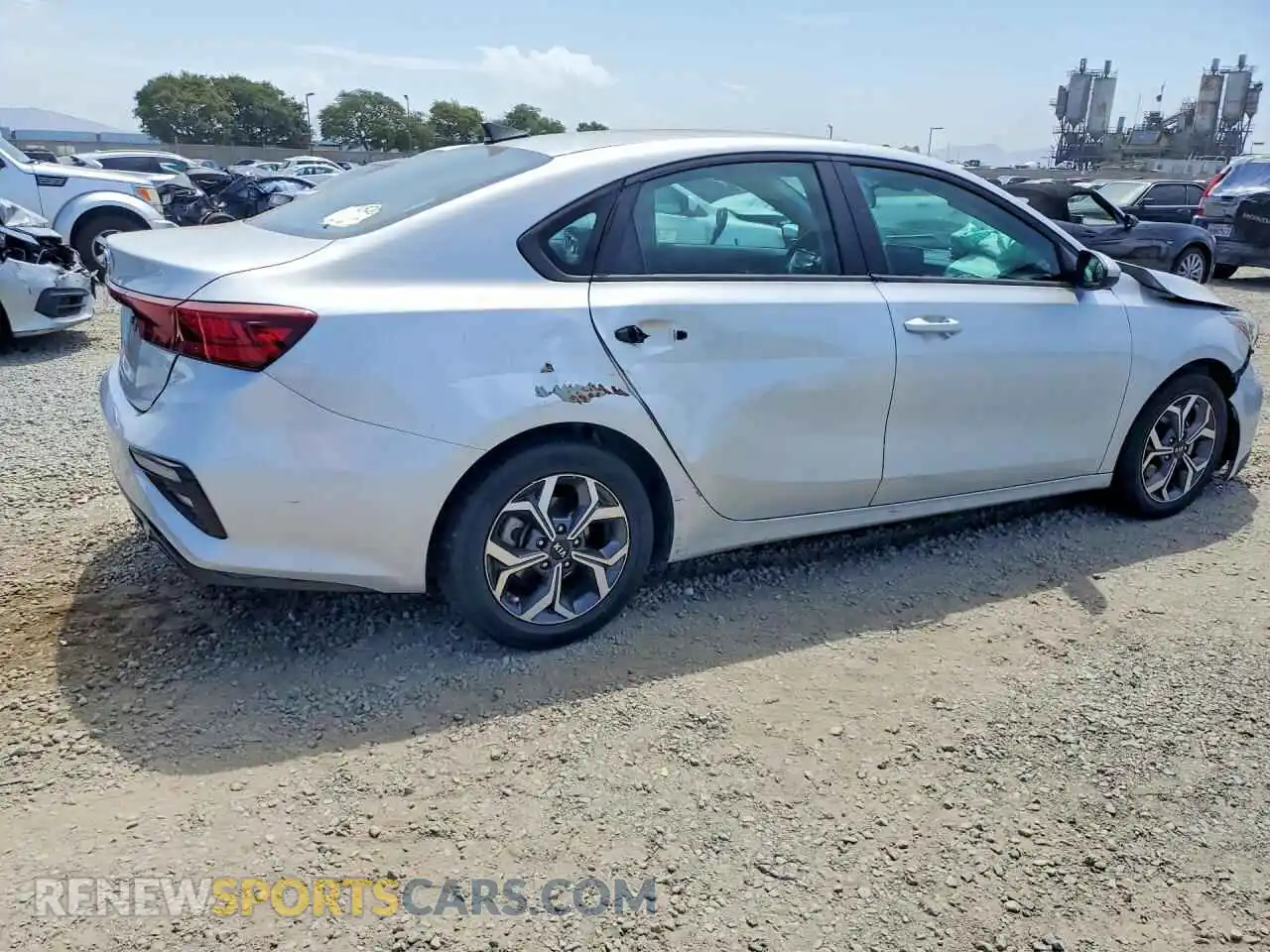 3 fotografías del automóvil dañado 3KPF24AD0ME310594 KIA FORTE 2021