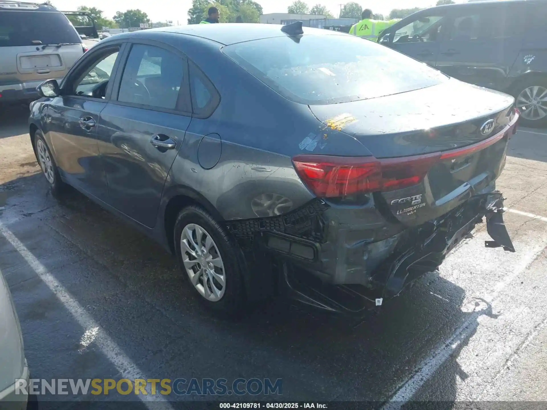 3 Photograph of a damaged car 3KPF24AD0ME322311 KIA FORTE 2021