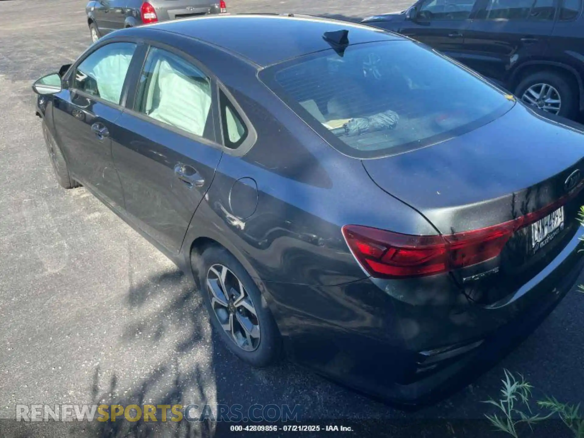 3 Photograph of a damaged car 3KPF24AD0ME337617 KIA FORTE 2021