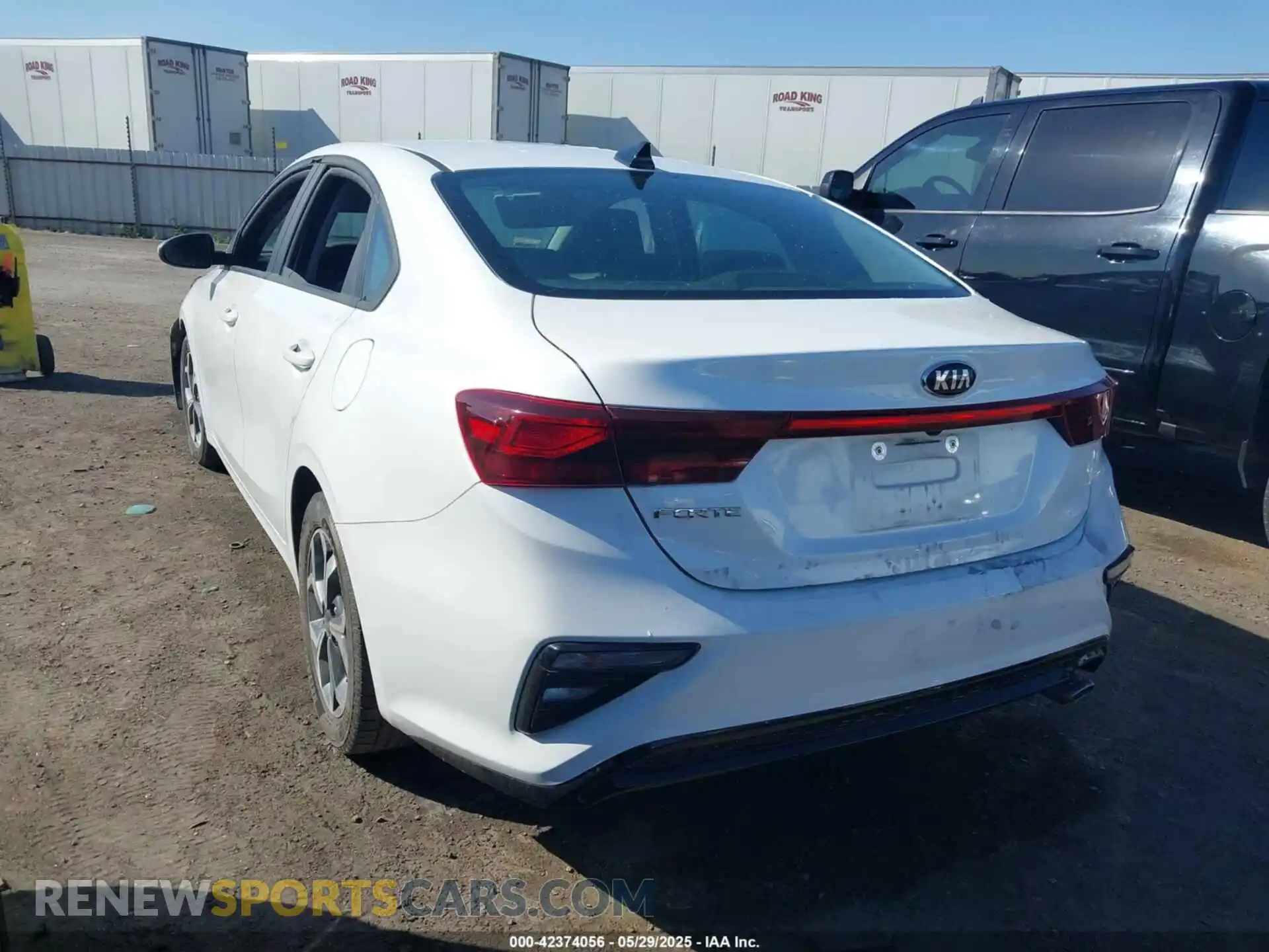3 Photograph of a damaged car 3KPF24AD0ME369385 KIA FORTE 2021