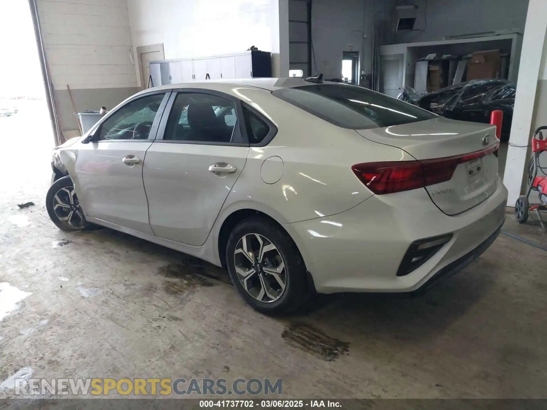 3 fotografías del automóvil dañado 3KPF24AD0ME386798 KIA FORTE 2021