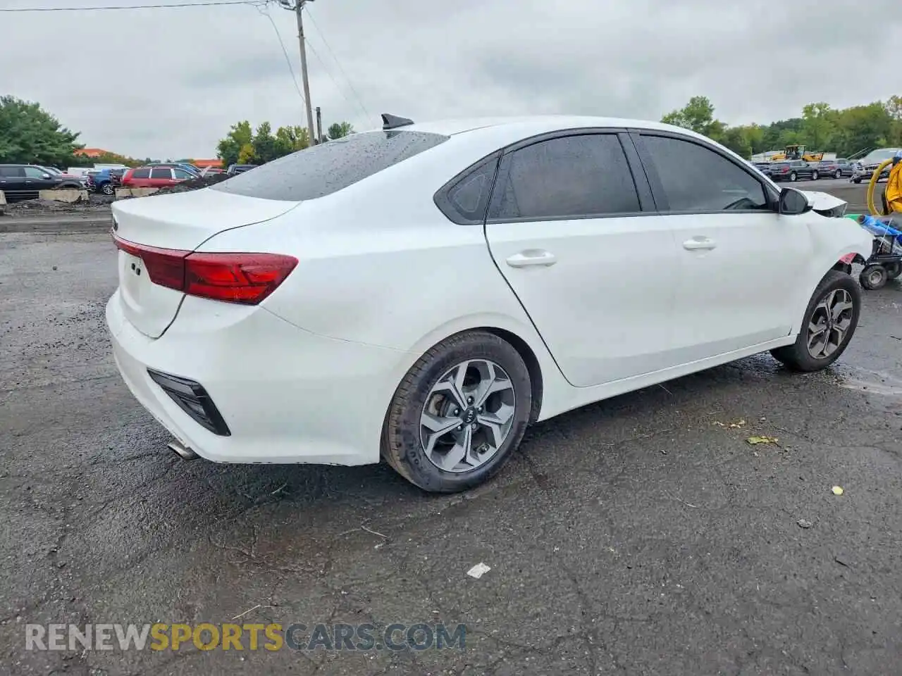 3 Photograph of a damaged car 3KPF24AD1ME271935 KIA FORTE 2021