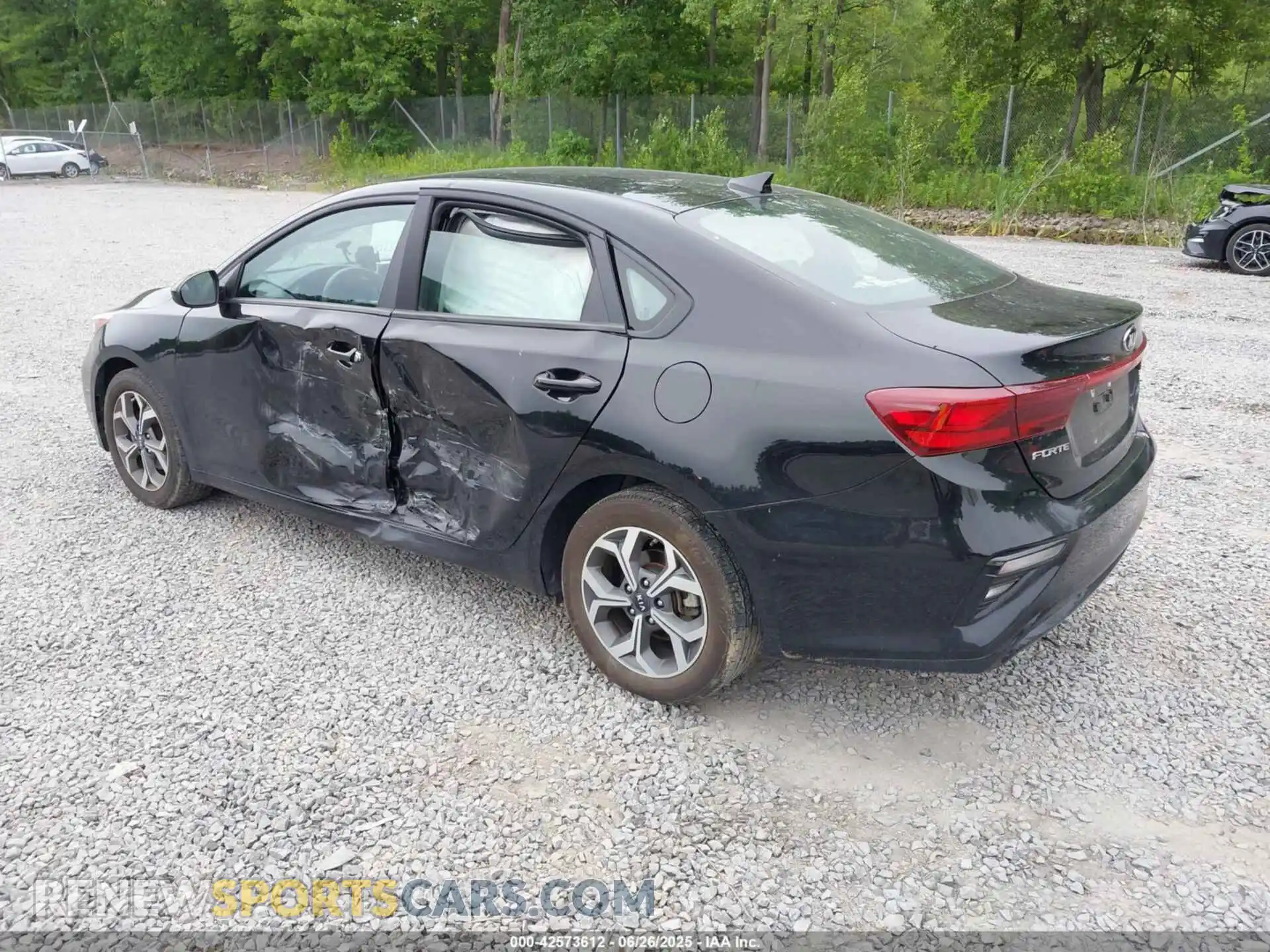 3 Photograph of a damaged car 3KPF24AD1ME272194 KIA FORTE 2021