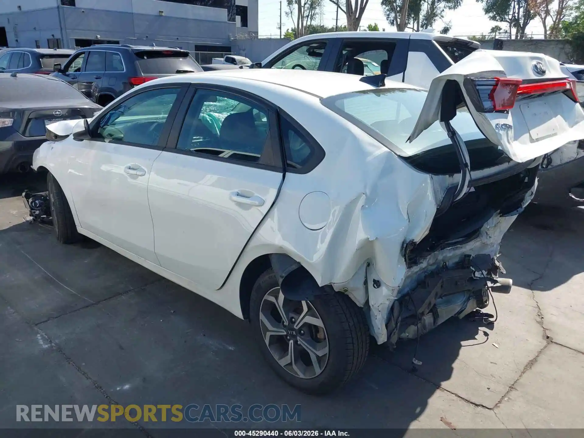 3 Фотография поврежденного автомобиля 3KPF24AD1ME303377 KIA FORTE 2021