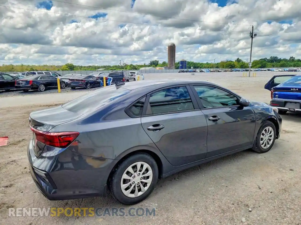 3 fotografías del automóvil dañado 3KPF24AD1ME323077 KIA FORTE 2021