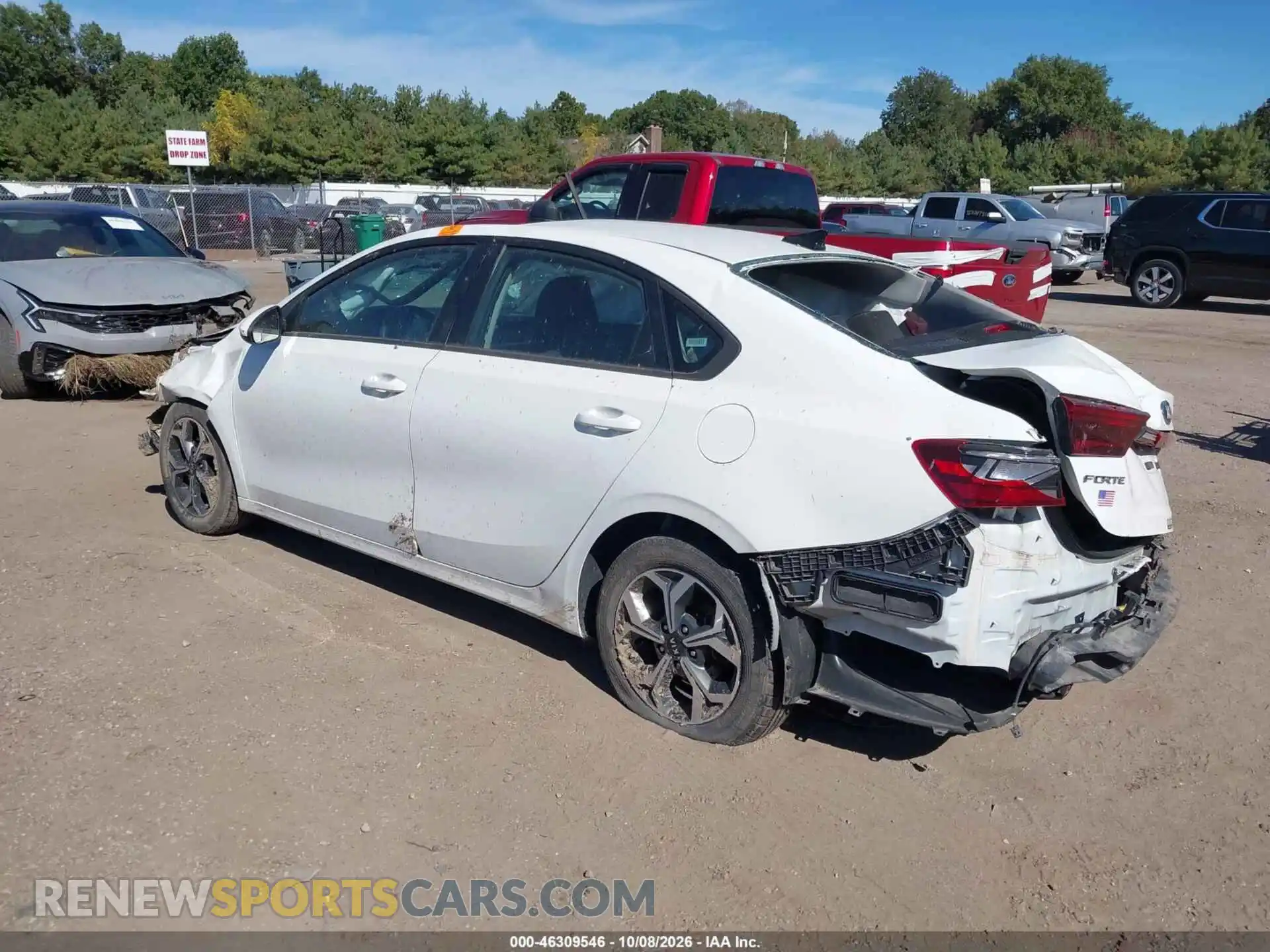 3 Photograph of a damaged car 3KPF24AD1ME334225 KIA FORTE 2021