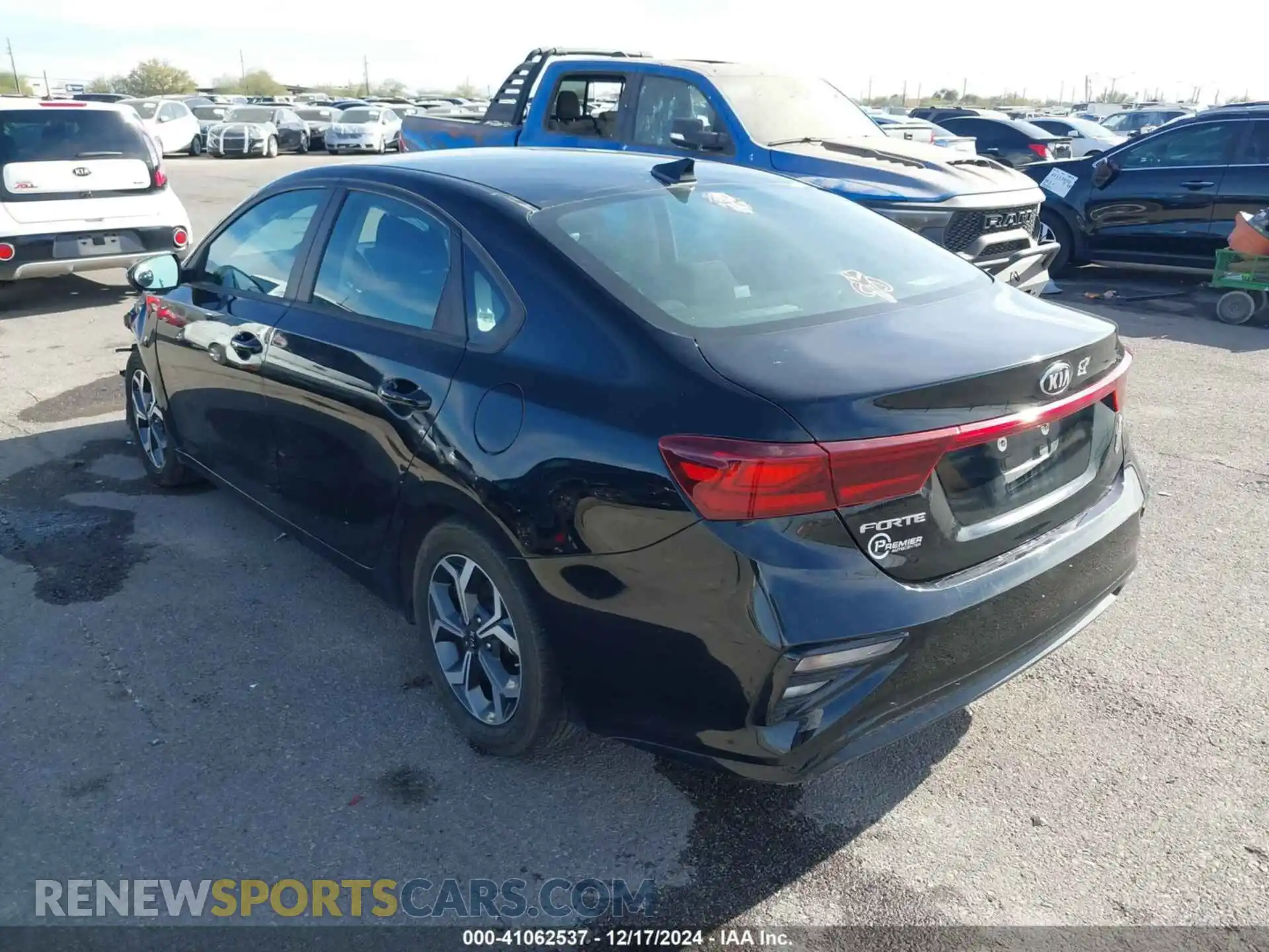 3 Photograph of a damaged car 3KPF24AD1ME335813 KIA FORTE 2021