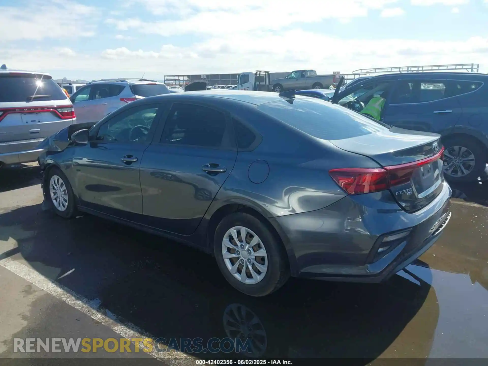 3 Фотография поврежденного автомобиля 3KPF24AD1ME357570 KIA FORTE 2021