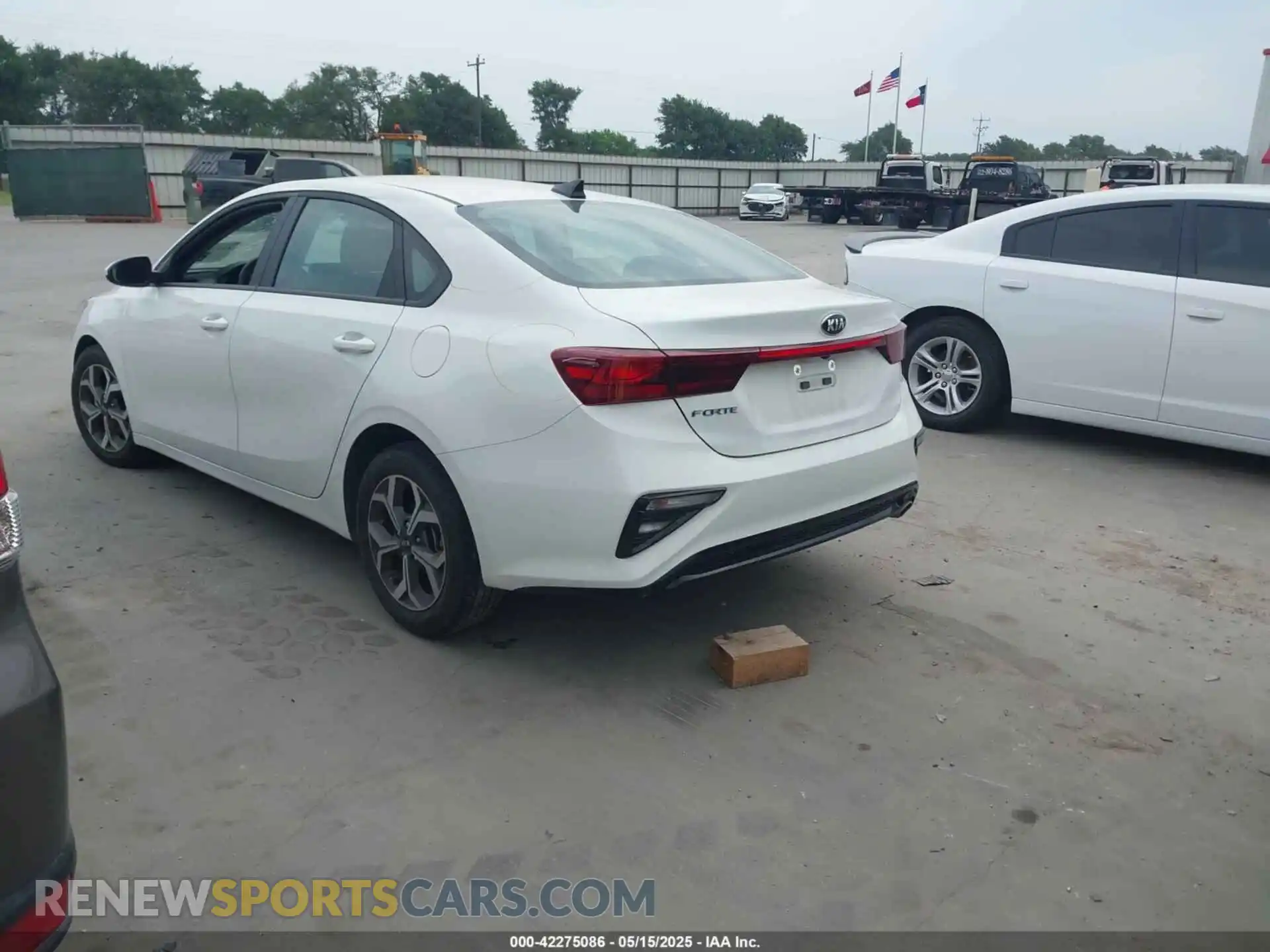 3 Photograph of a damaged car 3KPF24AD1ME361778 KIA FORTE 2021