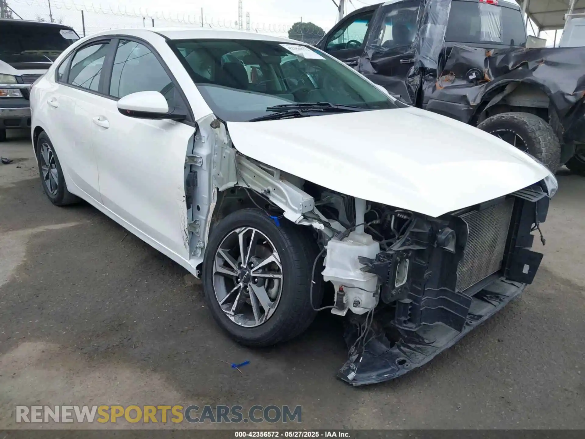 1 Photograph of a damaged car 3KPF24AD1ME375065 KIA FORTE 2021