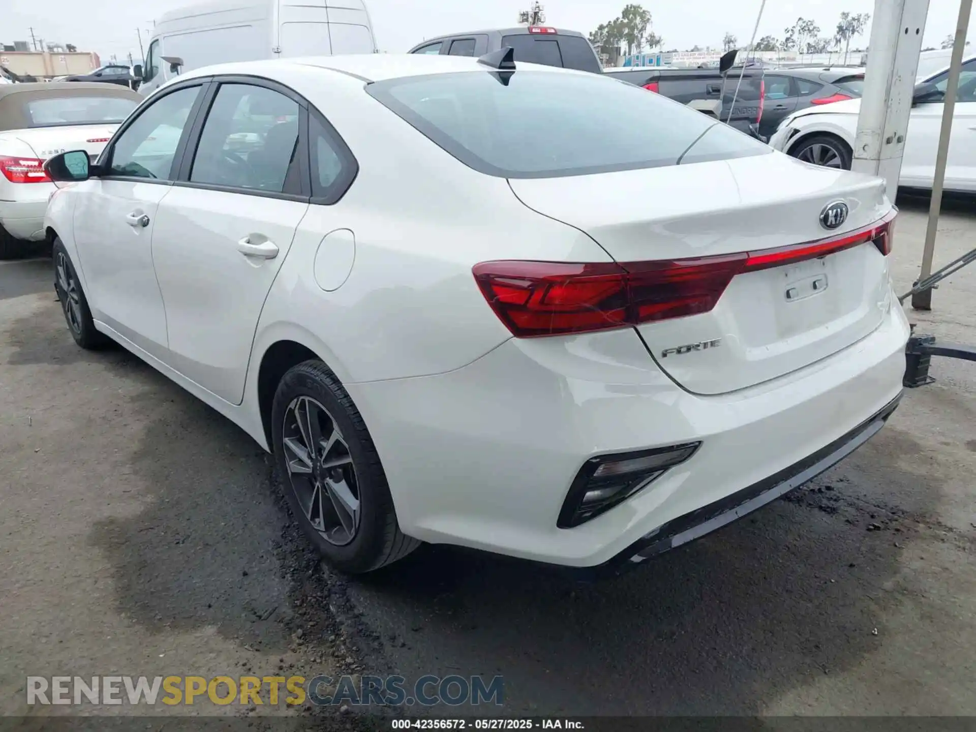 3 Photograph of a damaged car 3KPF24AD1ME375065 KIA FORTE 2021