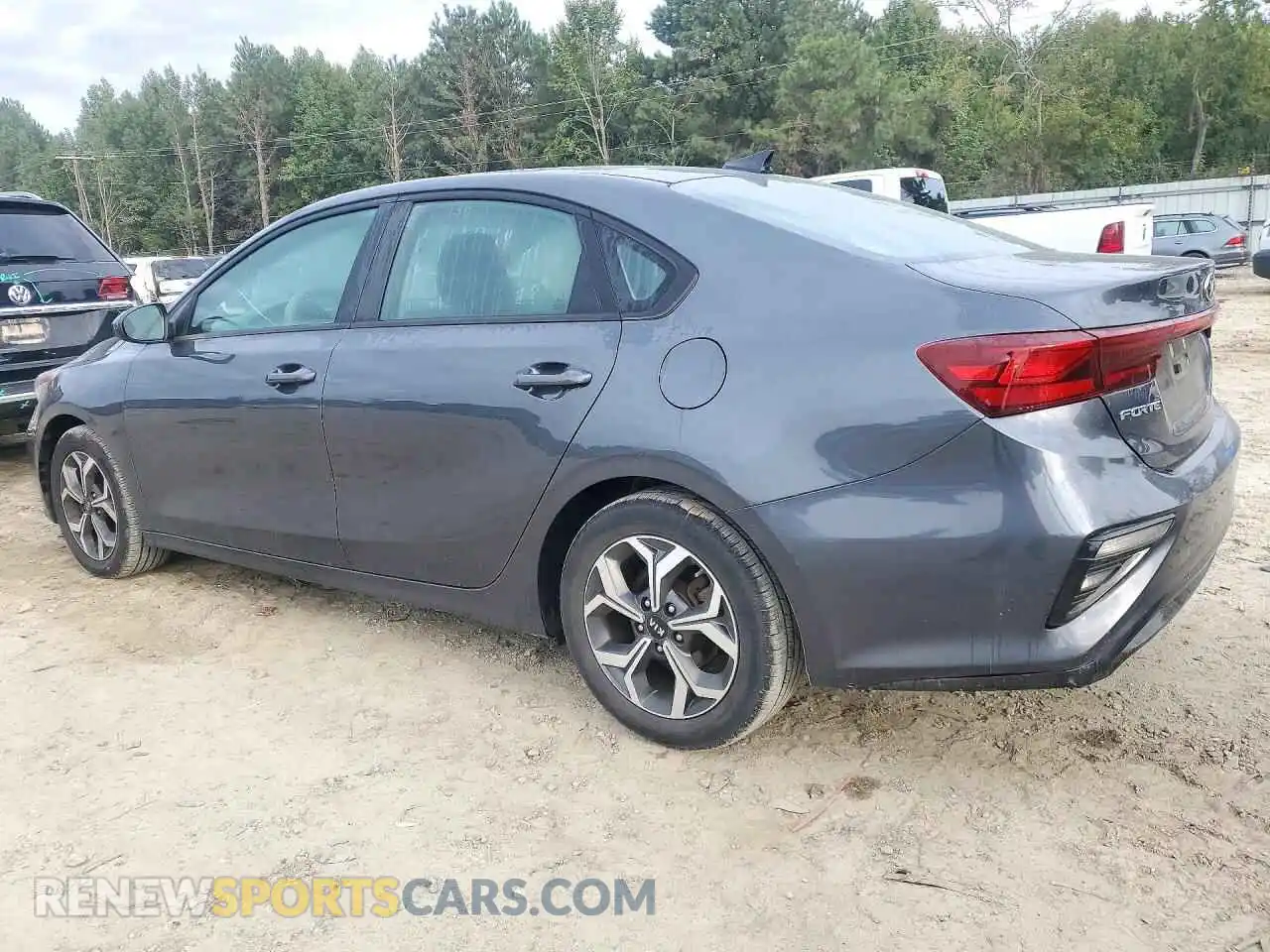 2 fotografías del automóvil dañado 3KPF24AD1ME387944 KIA FORTE 2021