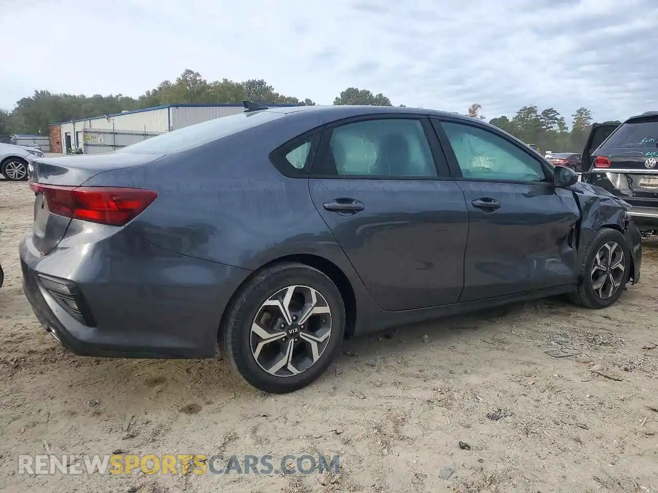 3 fotografías del automóvil dañado 3KPF24AD1ME387944 KIA FORTE 2021