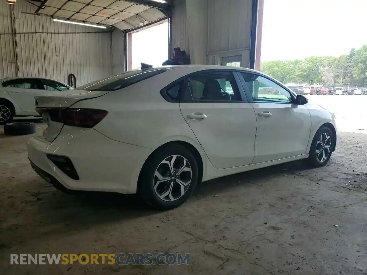3 Photograph of a damaged car 3KPF24AD2ME264198 KIA FORTE 2021