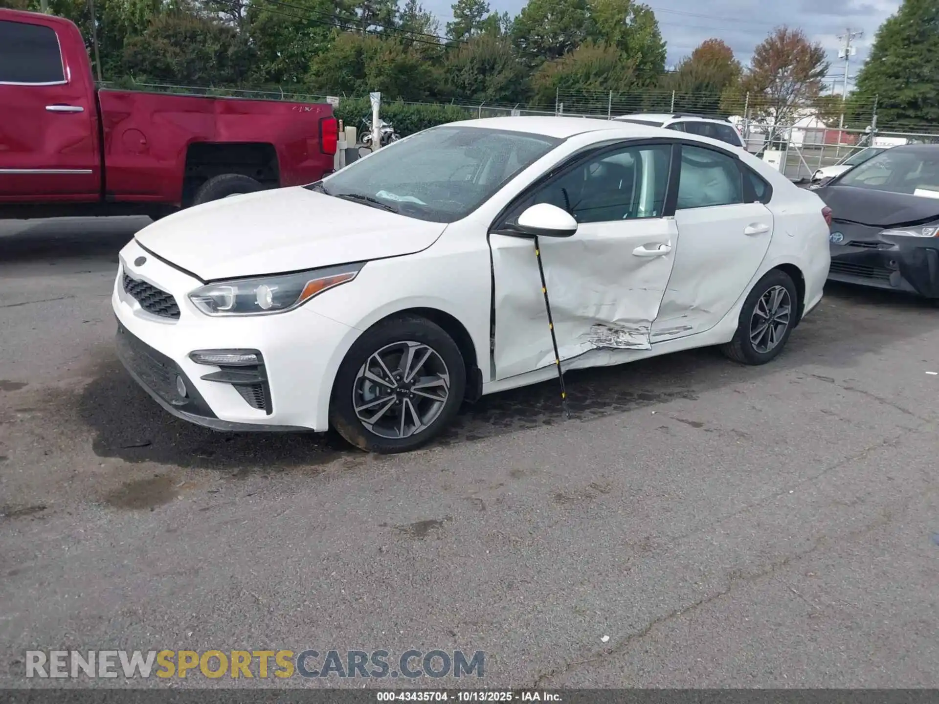 2 Photograph of a damaged car 3KPF24AD2ME266274 KIA FORTE 2021