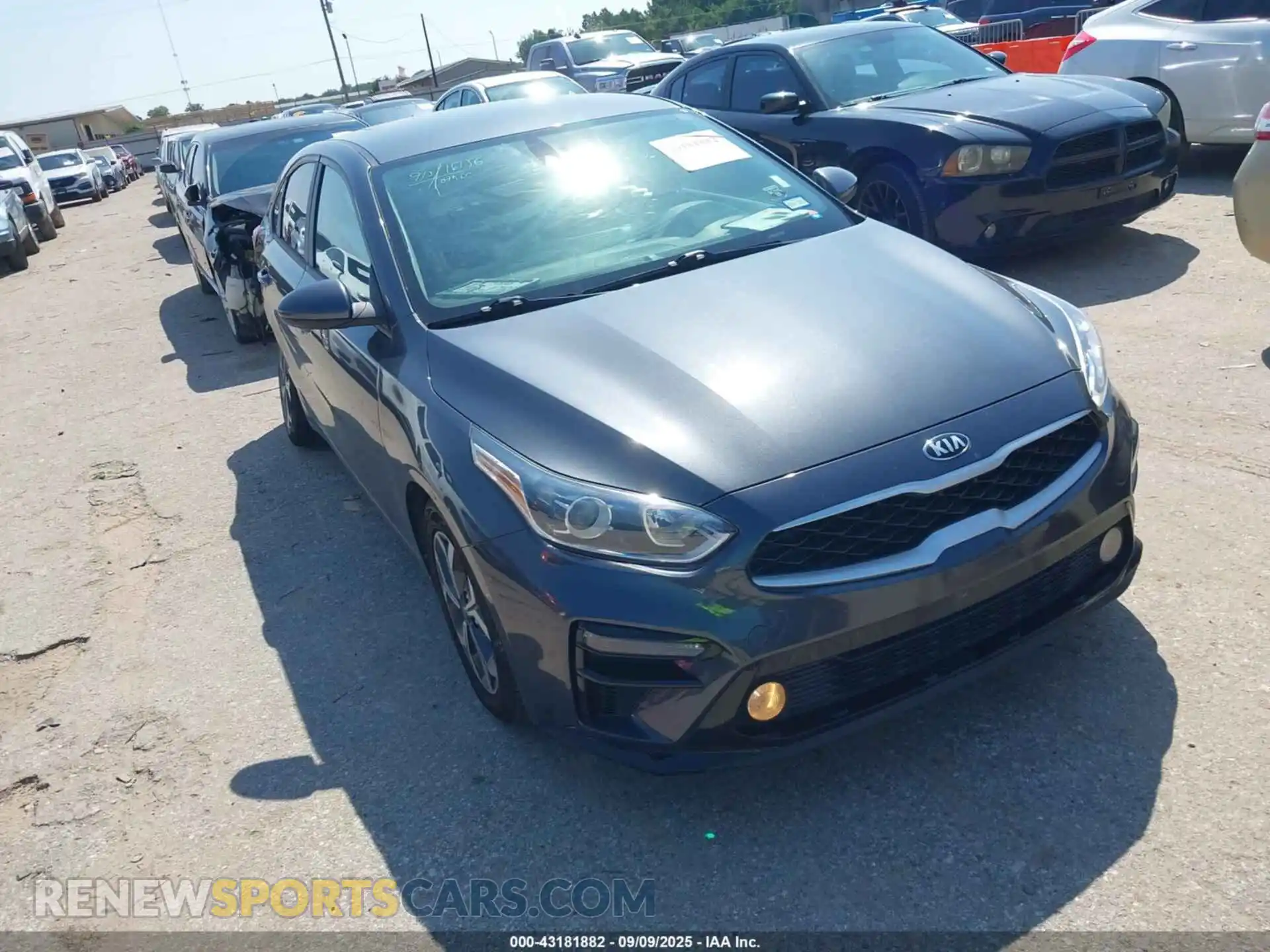 1 Photograph of a damaged car 3KPF24AD2ME340213 KIA FORTE 2021