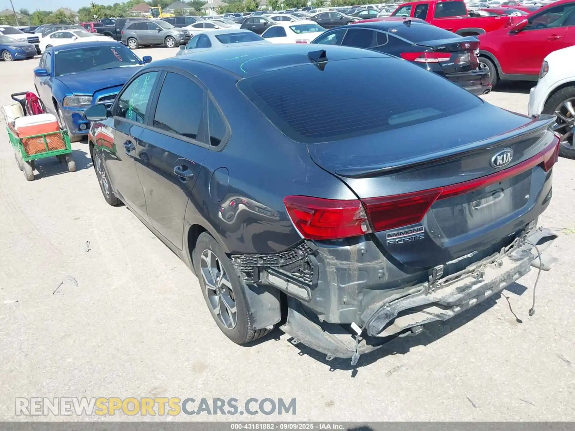 3 Photograph of a damaged car 3KPF24AD2ME340213 KIA FORTE 2021