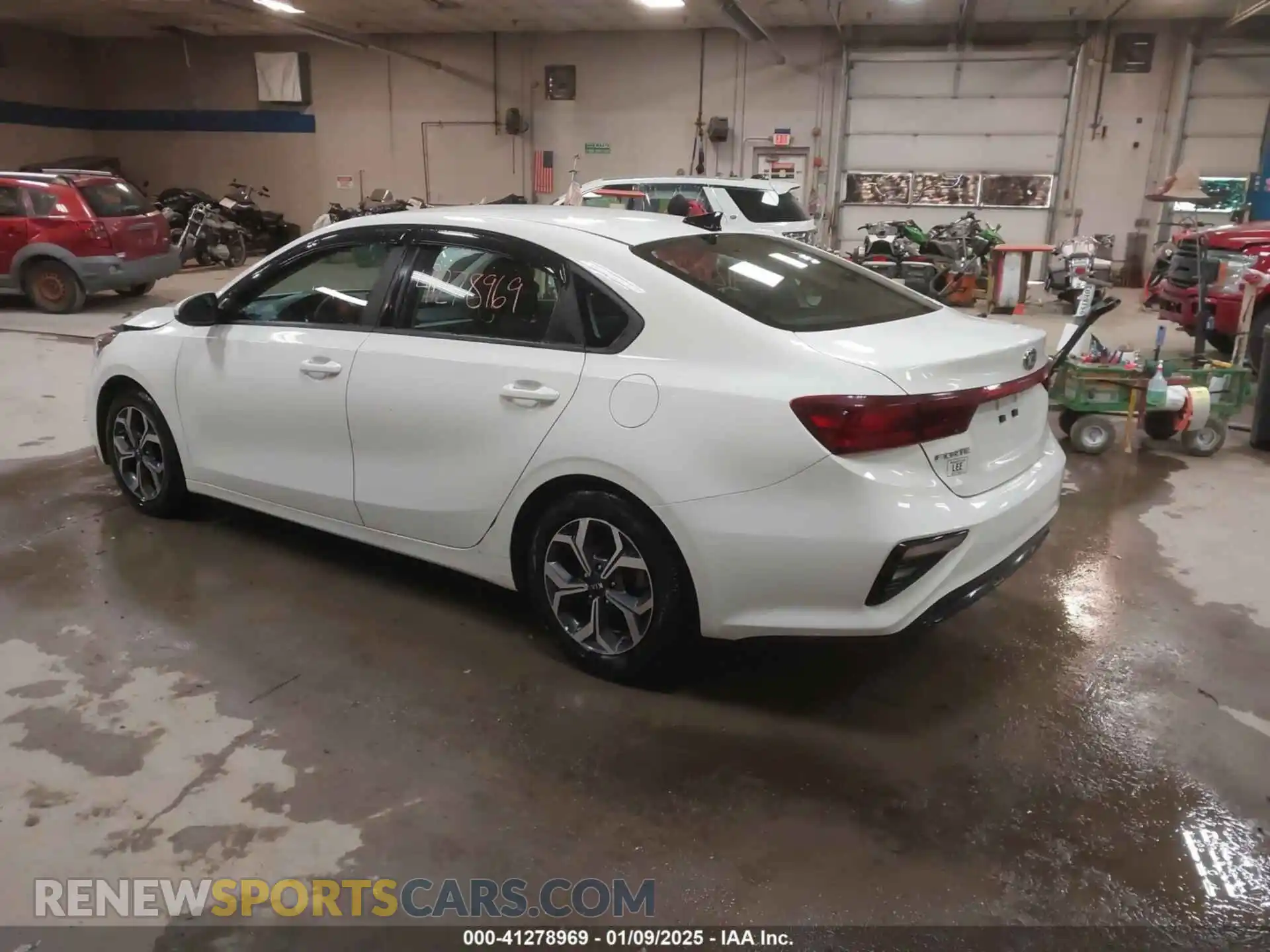3 Photograph of a damaged car 3KPF24AD3ME273413 KIA FORTE 2021