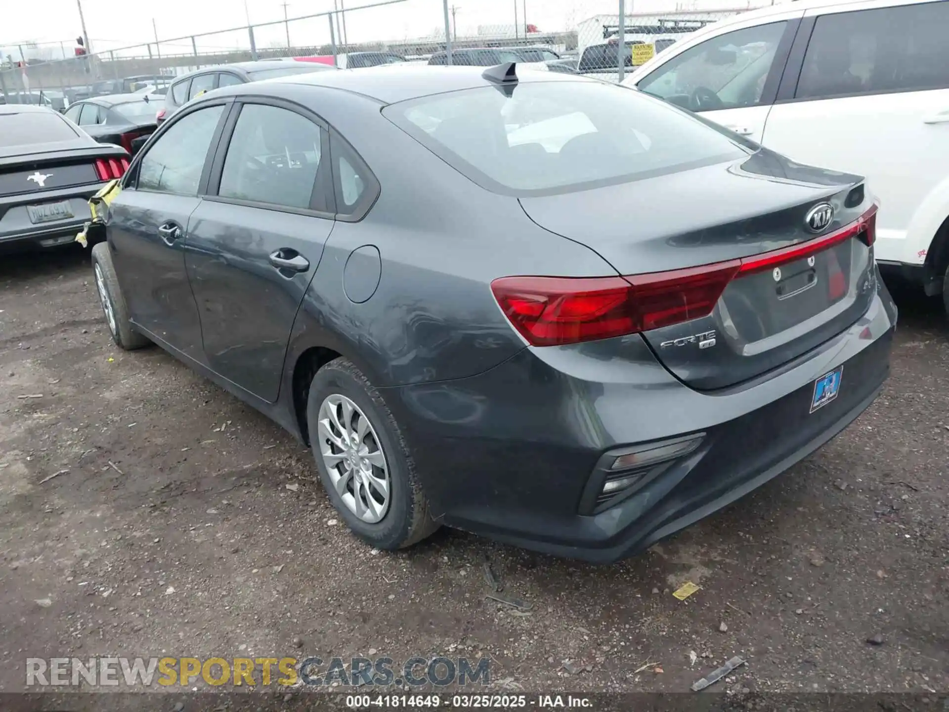 3 fotografías del automóvil dañado 3KPF24AD3ME369090 KIA FORTE 2021