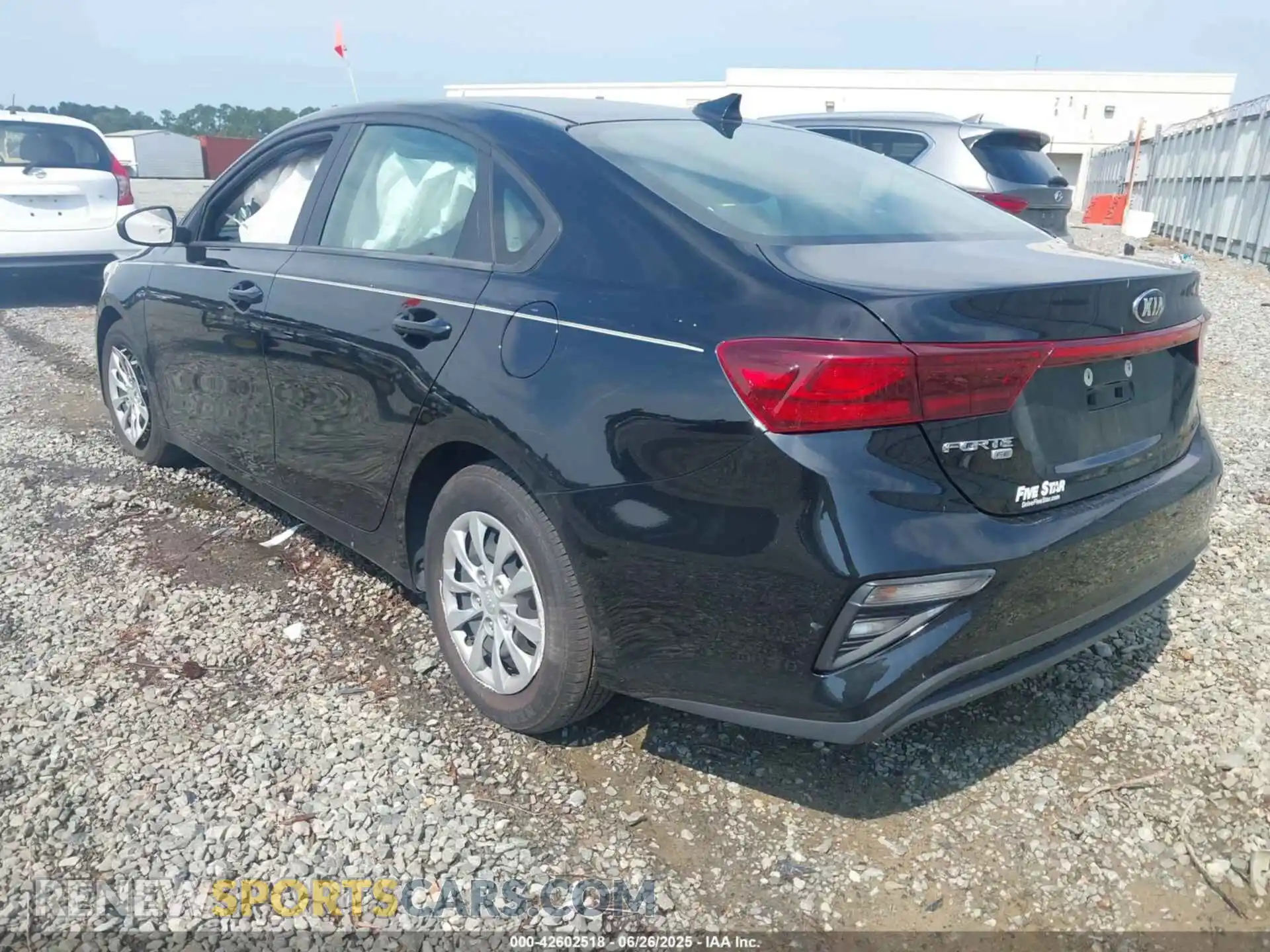 3 Photograph of a damaged car 3KPF24AD3ME404761 KIA FORTE 2021