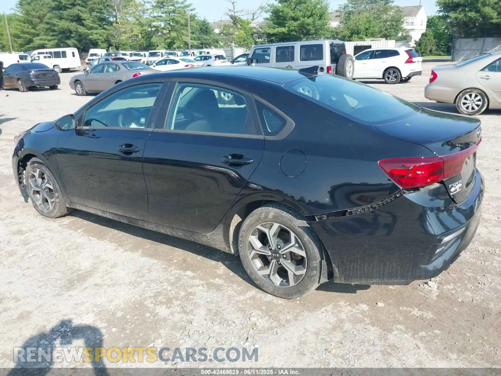 3 Photograph of a damaged car 3KPF24AD3ME408910 KIA FORTE 2021