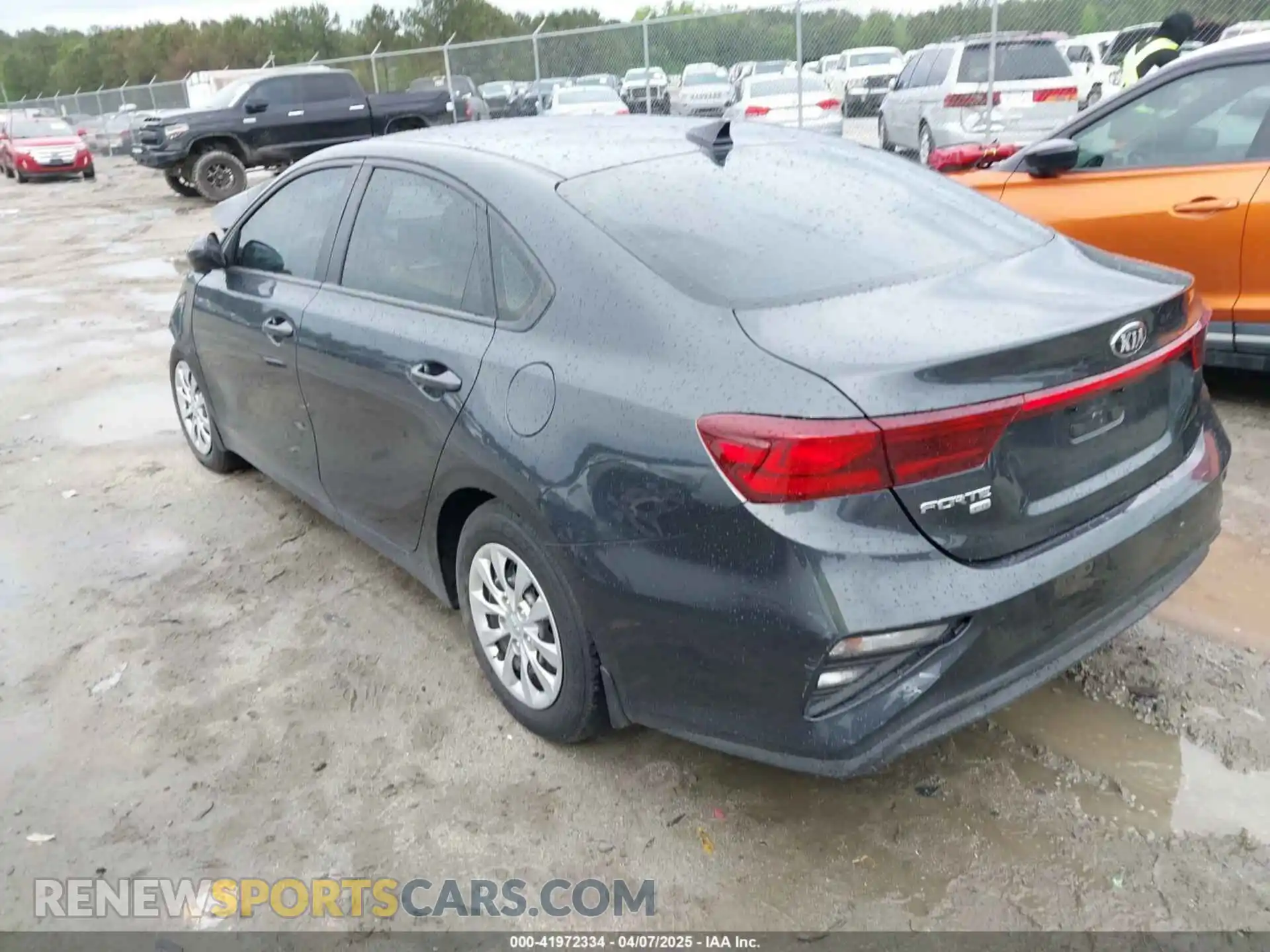 3 Фотография поврежденного автомобиля 3KPF24AD4ME266471 KIA FORTE 2021