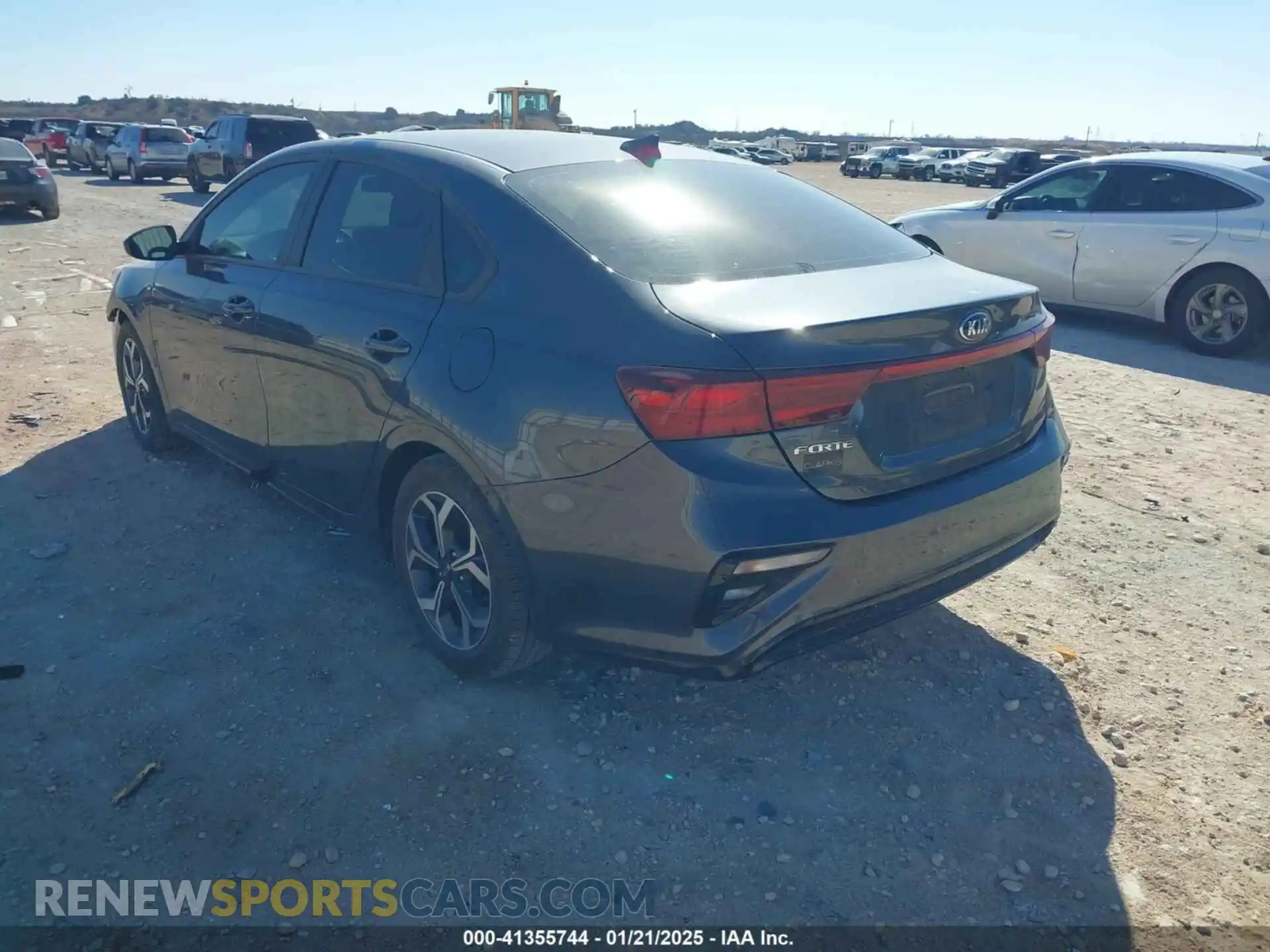 3 fotografías del automóvil dañado 3KPF24AD4ME270875 KIA FORTE 2021