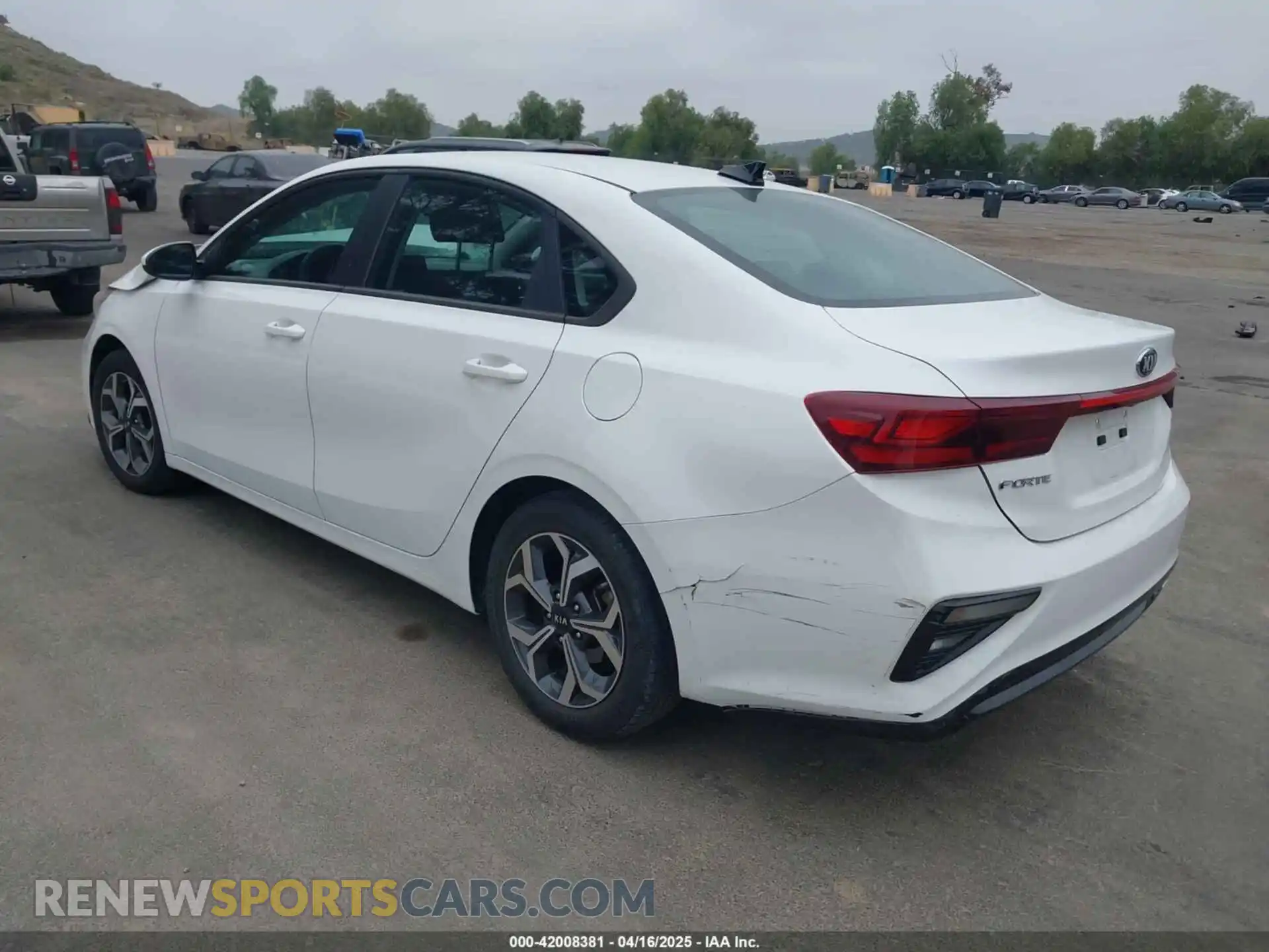 3 Photograph of a damaged car 3KPF24AD4ME286235 KIA FORTE 2021