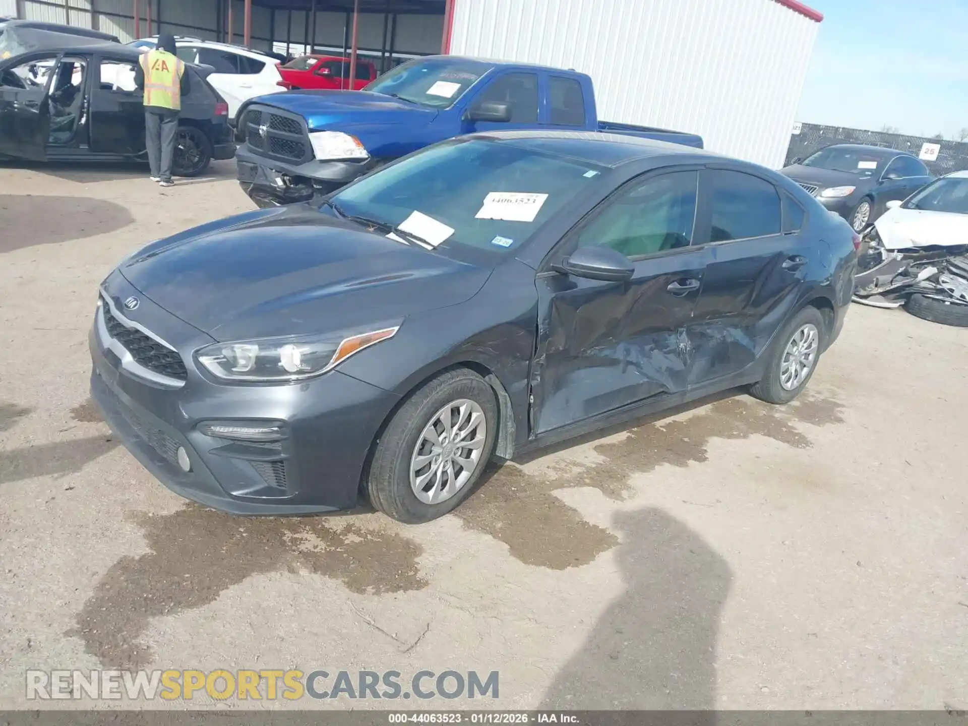 2 fotografías del automóvil dañado 3KPF24AD4ME314180 KIA FORTE 2021