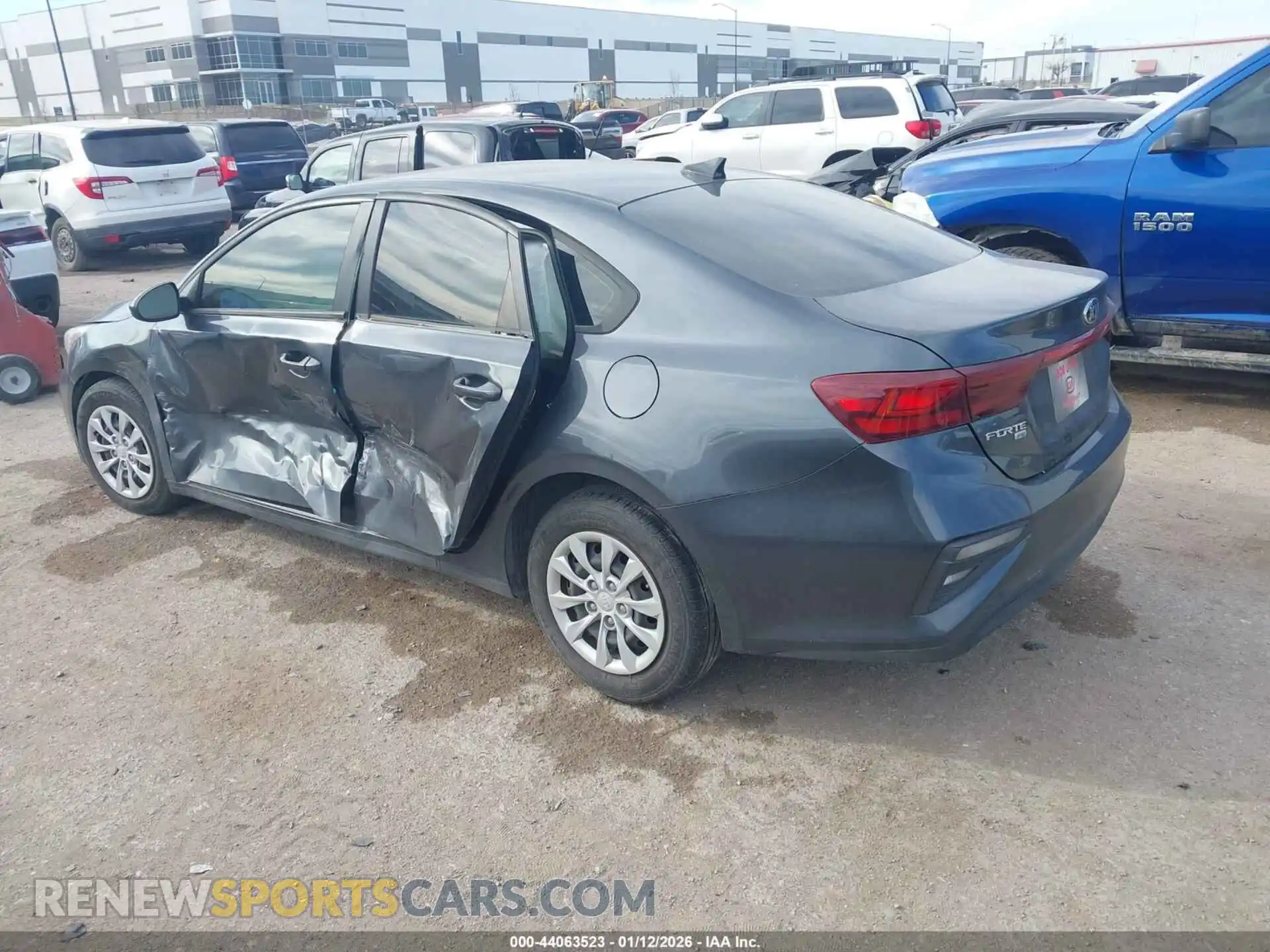 3 fotografías del automóvil dañado 3KPF24AD4ME314180 KIA FORTE 2021