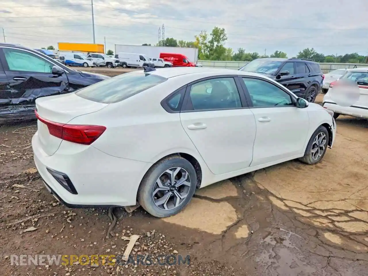 3 Photograph of a damaged car 3KPF24AD4ME335014 KIA FORTE 2021