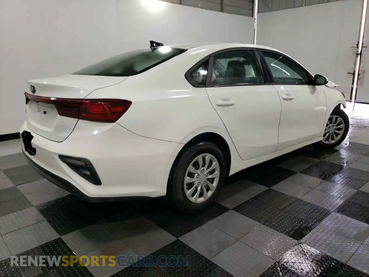 3 Photograph of a damaged car 3KPF24AD4ME402727 KIA FORTE 2021