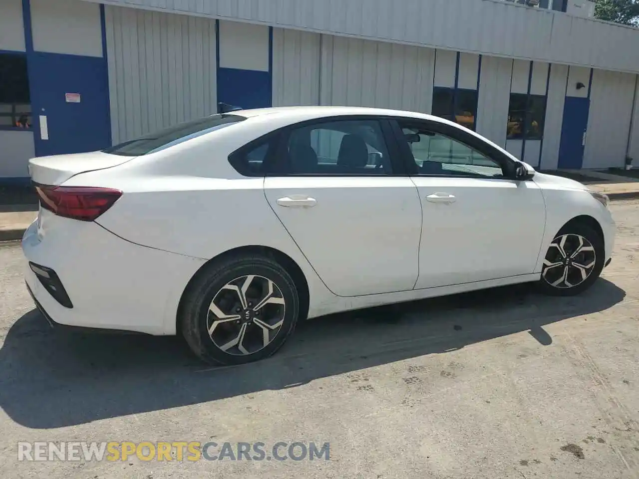 3 Photograph of a damaged car 3KPF24AD5ME283957 KIA FORTE 2021