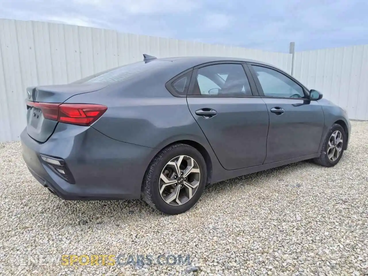 3 Photograph of a damaged car 3KPF24AD5ME284963 KIA FORTE 2021