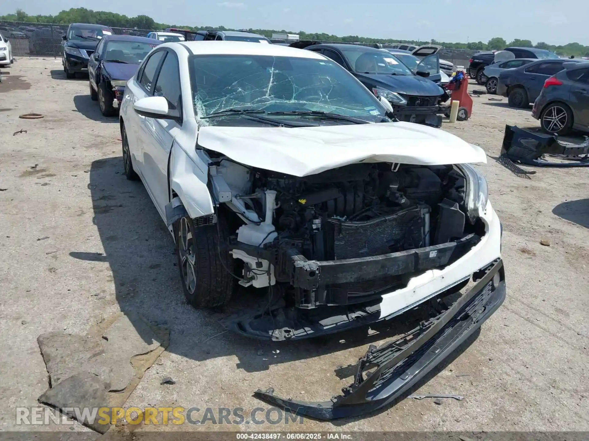 1 Photograph of a damaged car 3KPF24AD5ME297261 KIA FORTE 2021