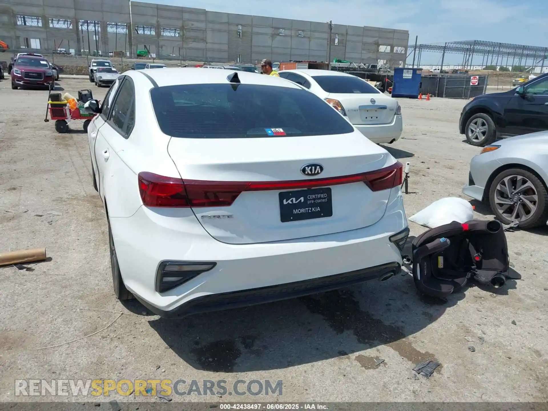 3 Photograph of a damaged car 3KPF24AD5ME297261 KIA FORTE 2021