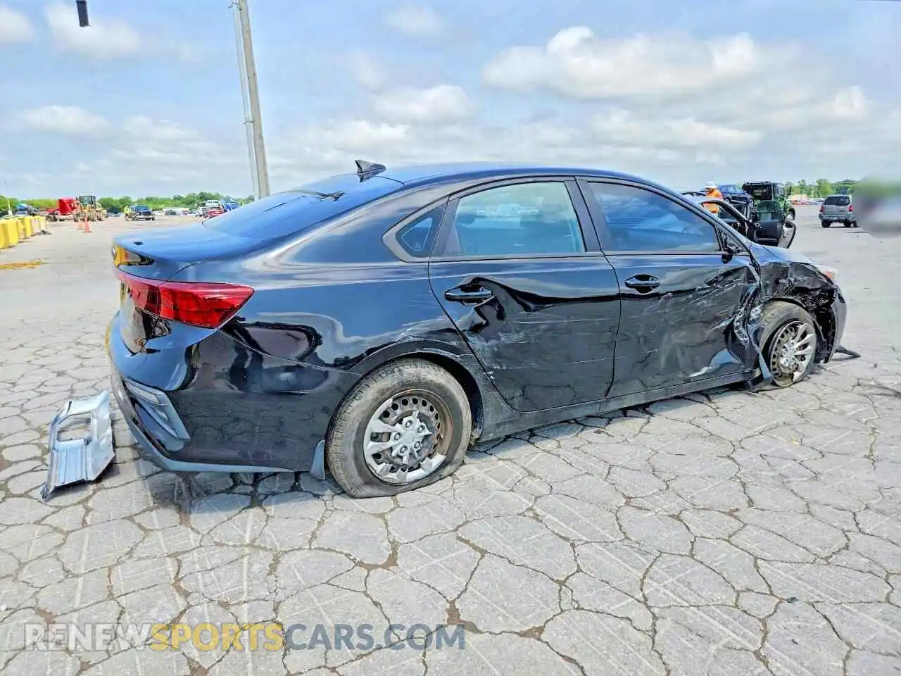 3 Photograph of a damaged car 3KPF24AD5ME299303 KIA FORTE 2021