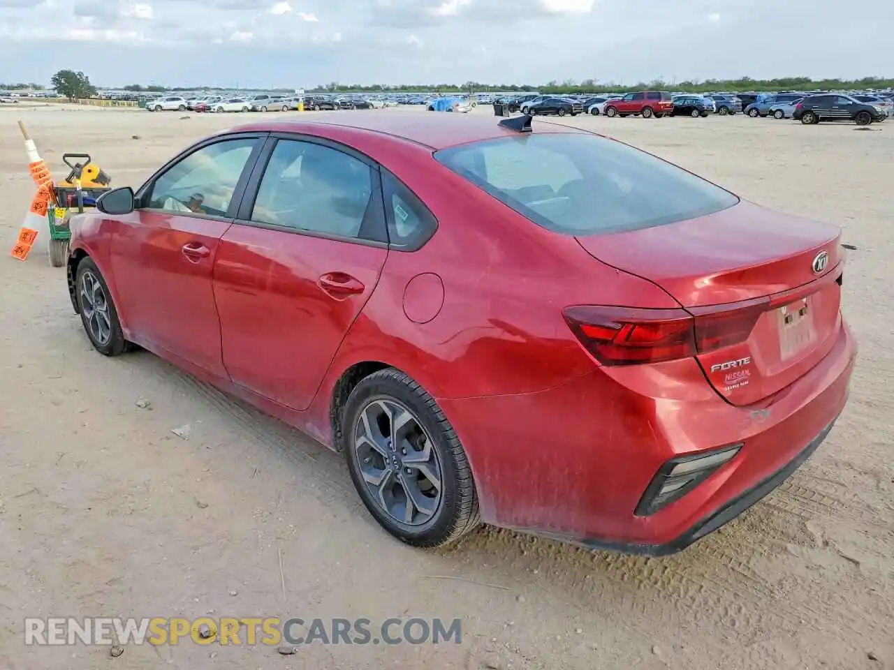 2 fotografías del automóvil dañado 3KPF24AD5ME319288 KIA FORTE 2021